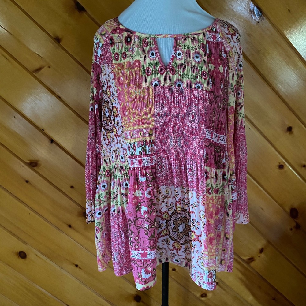 Sunny Leigh Boho Pink Patchwork Floral Plisse Festival Tunic Top M Shirt